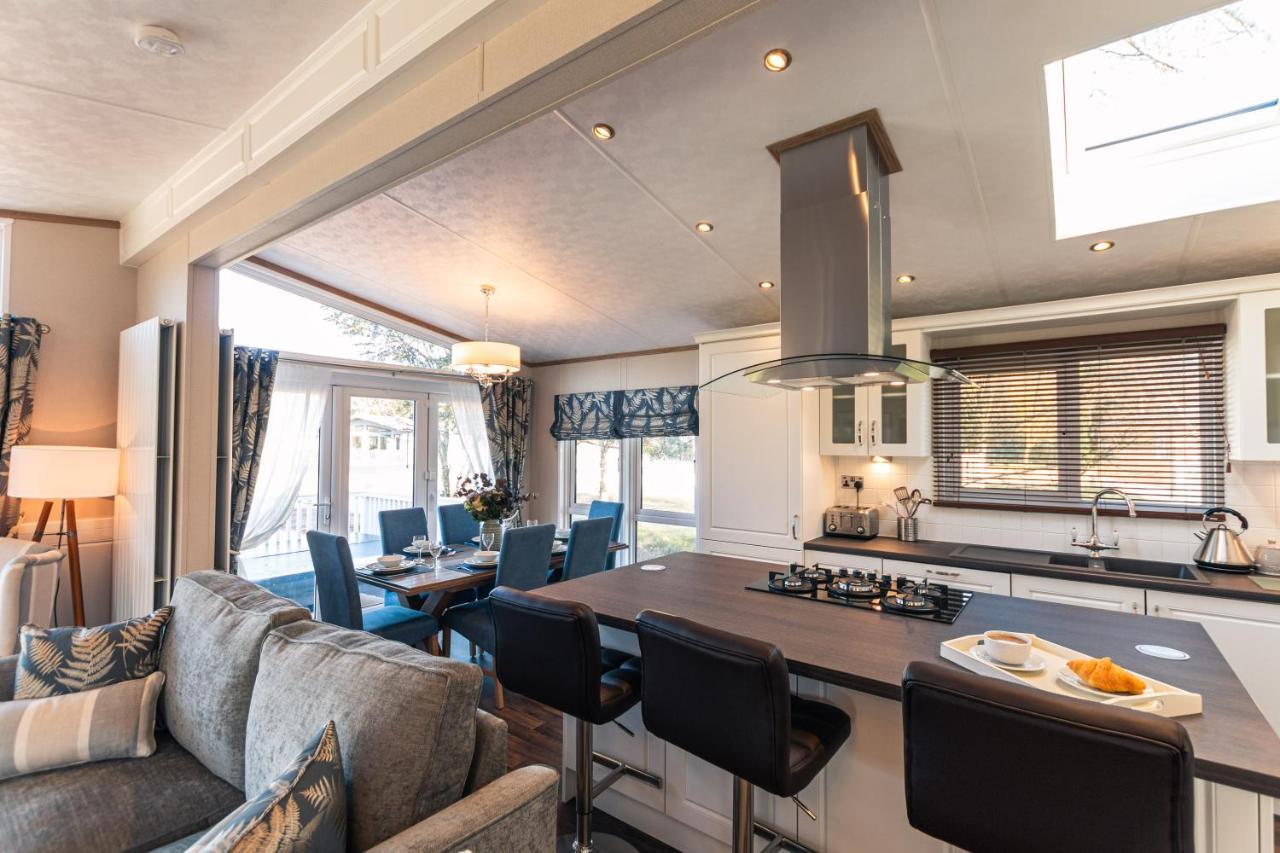 Sutton Lodge With Hot Tub York Exterior foto